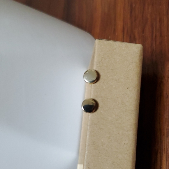 Two pairs of earrings for pierced ears - Picture 3 of 3